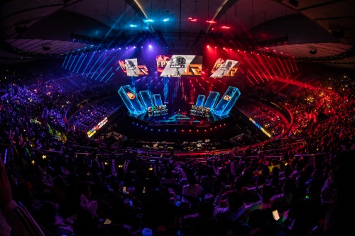 召唤师奖杯荣耀回归全球总决赛，G.E.M.邓紫棋与Anyma助阵英雄联盟开幕盛典